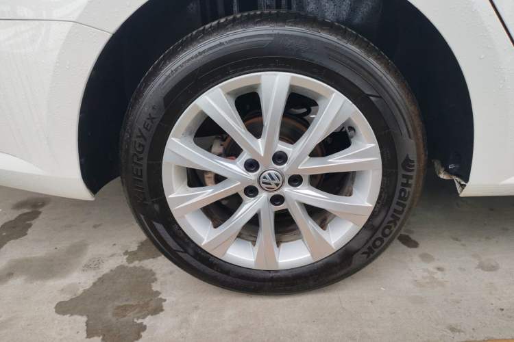 Used Volkswagen Lavida 2017 1.6L Automatic Comfort Edition Right Rear Wheel Hub