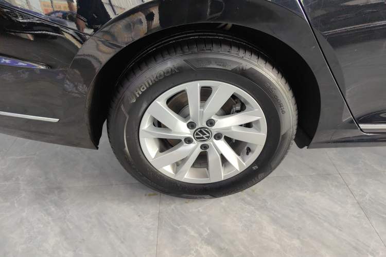 Used Volkswagen Passat New Energy 2025 430 PHEV Hybrid Business Edition Right Rear Wheel Hub