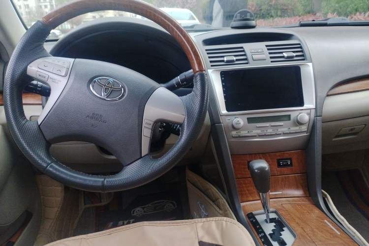 Used Toyota Camry 2011 200G Classic Anniversary Edition Center Console