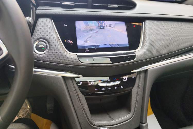 Used Cadillac XT5 2021 2.0T Two-Wheel Drive Luxury Version Audio And AC Panel