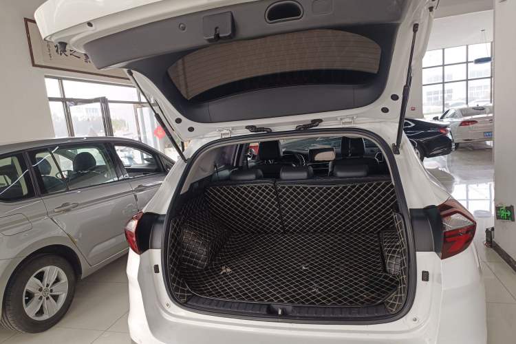 Used Hyundai Tucson 2019 280TGDi Dual-Clutch Two-Wheel Drive Fashion Edition China VI Standard
