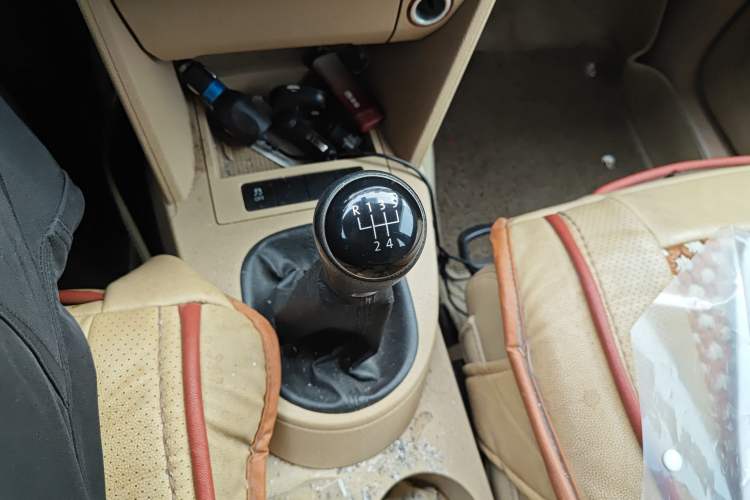 Used Volkswagen Touran 2013 1.4T Manual Comfort Edition 5-Seater Gear Lever