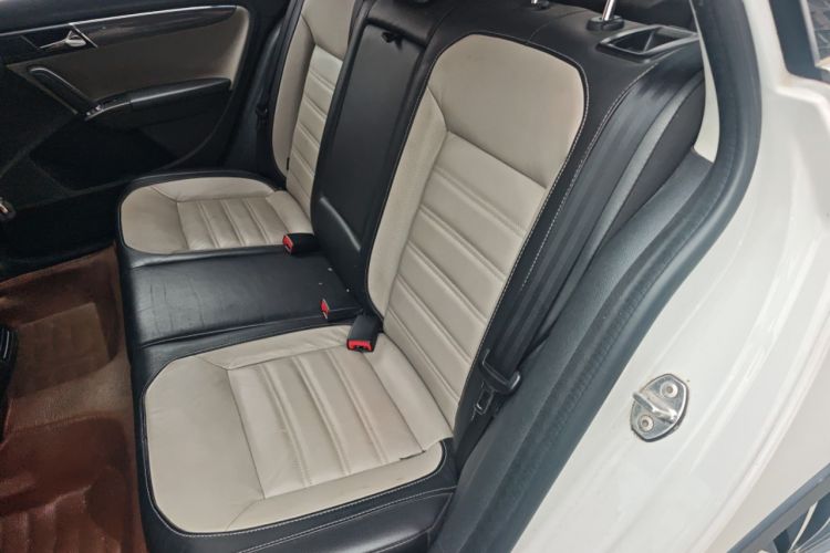 Used Volkswagen Cross Lavida 2014 1.4TSI DSG Left Rear Seat