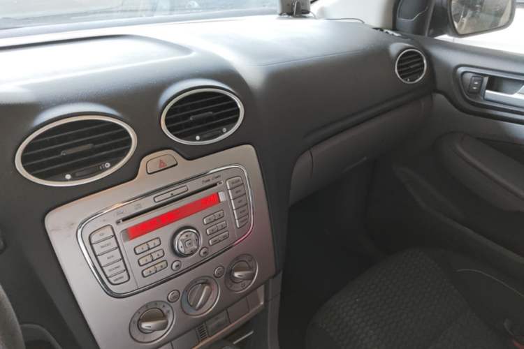 Used Ford Focus 2013 Hatchback Classic 1.8L Automatic Base Model
