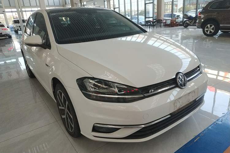 Used Volkswagen Golf 2018 230TSI Automatic Luxury Version
