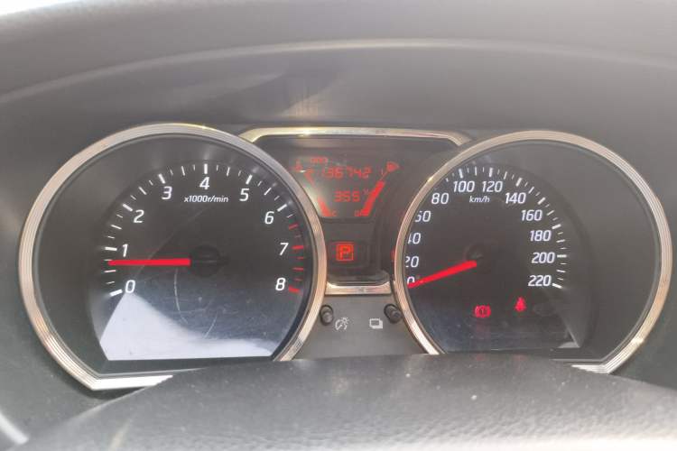 Used Nissan Livina 2015 1.6XE CVT Comfort Edition Odometer Close Up