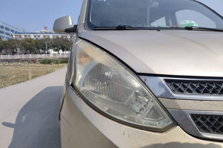 Used Wuling Rongguang V 2016 1.5L Standard Version Right Front Headlight