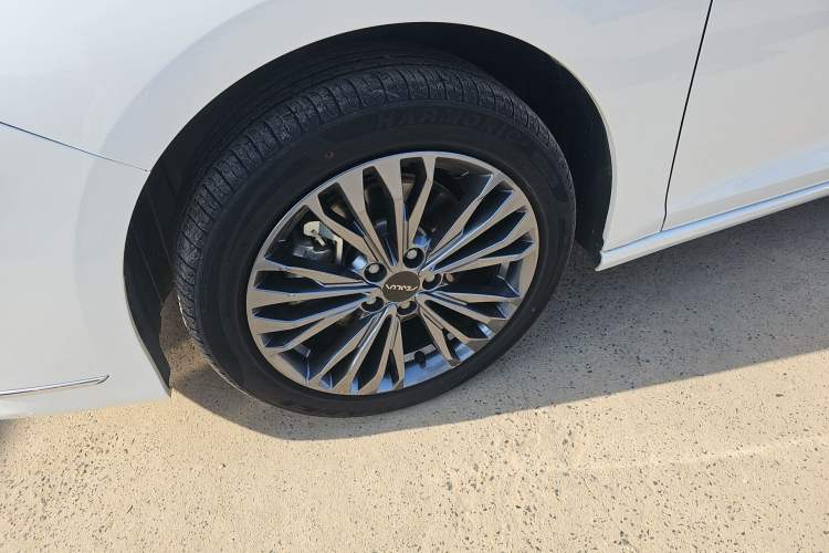 Used Dongfeng Aeolus Yixuan MAX 2023 1.5T Super-Powered Dad Edition