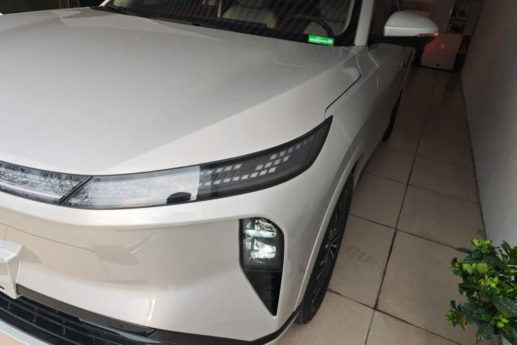 Used Dongfeng Aeolus L8 2025 Model 185KM Dream Edition Left Front Headlight