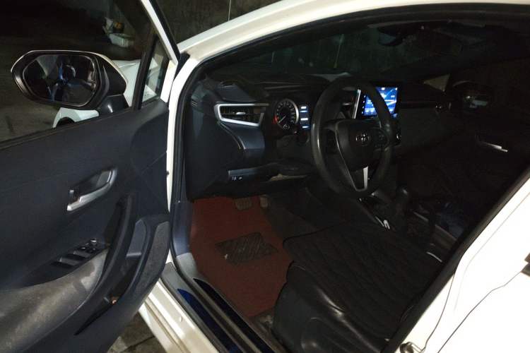 Used Toyota Levin 2019 185T CVT Luxury Edition China VI Standard Driver Seat