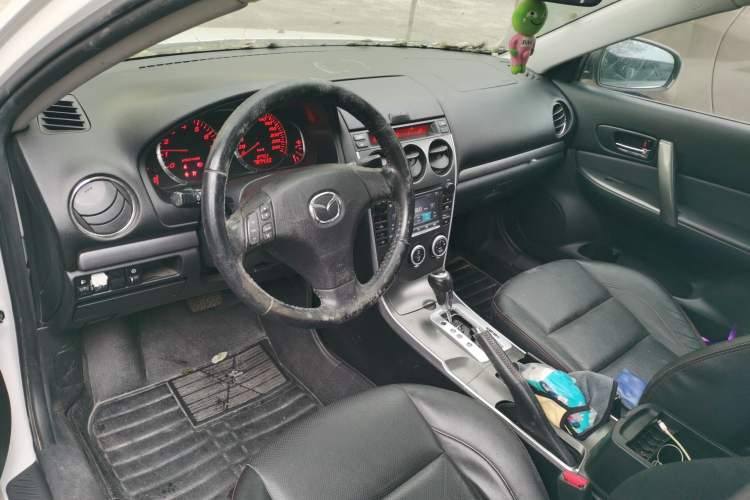 Used Mazda 6 2013 2.0L Automatic Ultra-Luxury Model Center Console