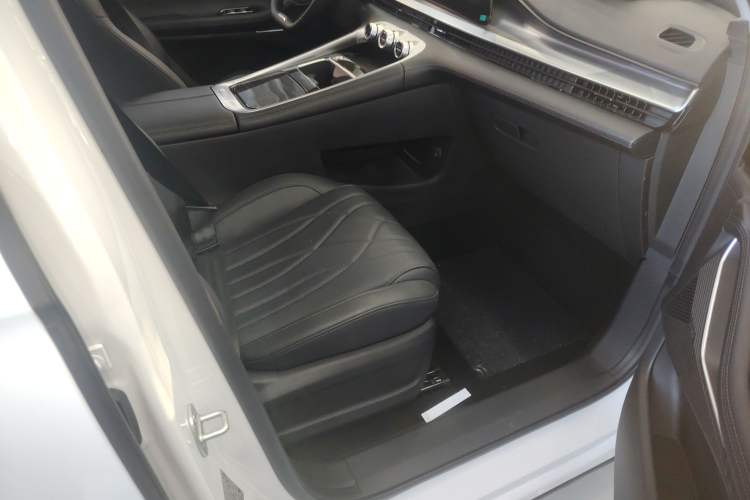 Used EXEED Stellar C-DM 2025 100 Long-Range Plus Two-Wheel Drive
