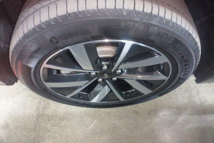 Used Li Auto L7 2023 Air model Left Front Wheel Hub