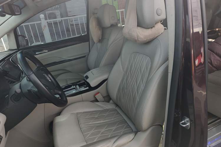 Used Buick GL8 2017 28T Avenir Avia National Emission Standard V