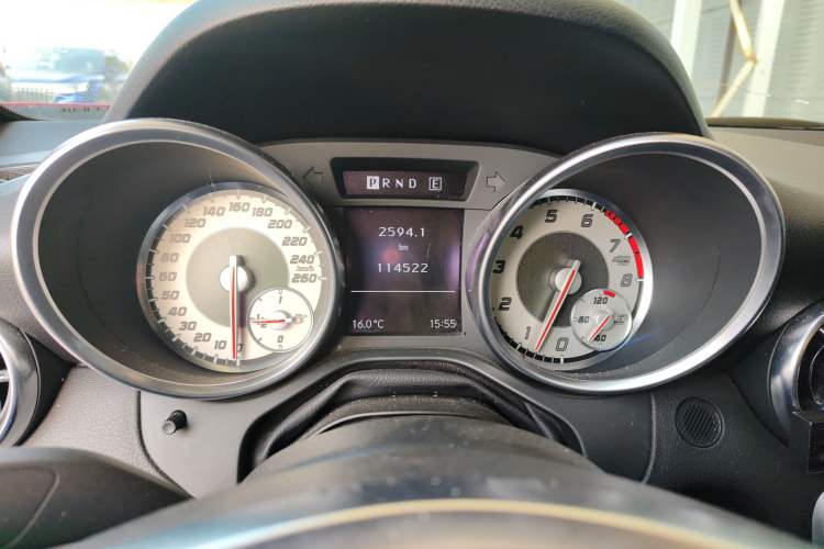 Used Mercedes-Benz SLK-Class 2011 SLK 200 Fashion Model
