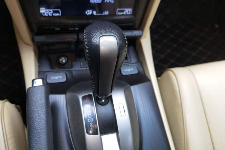 Used Honda Crosstour 2012 2.4L Prestige Edition