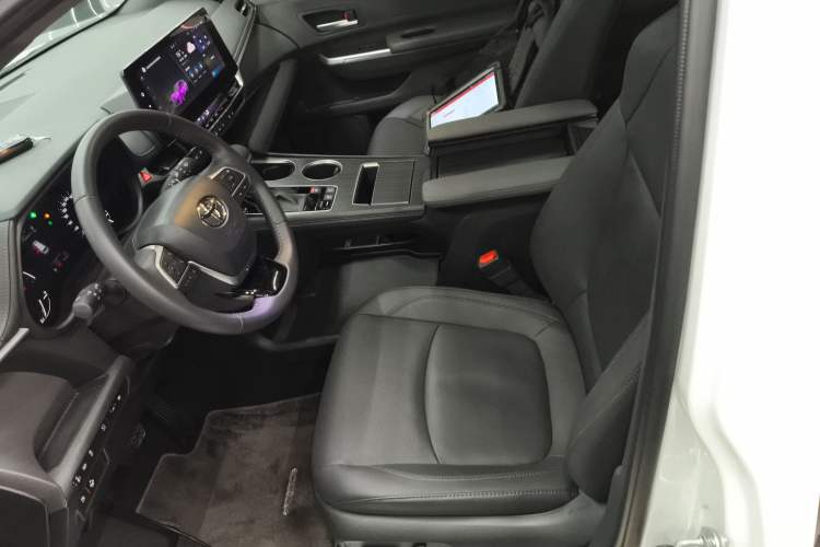 Used Toyota SIENNA 2024 2.5L Hybrid Four-Wheel Drive Prestige Edition Left Front Seat