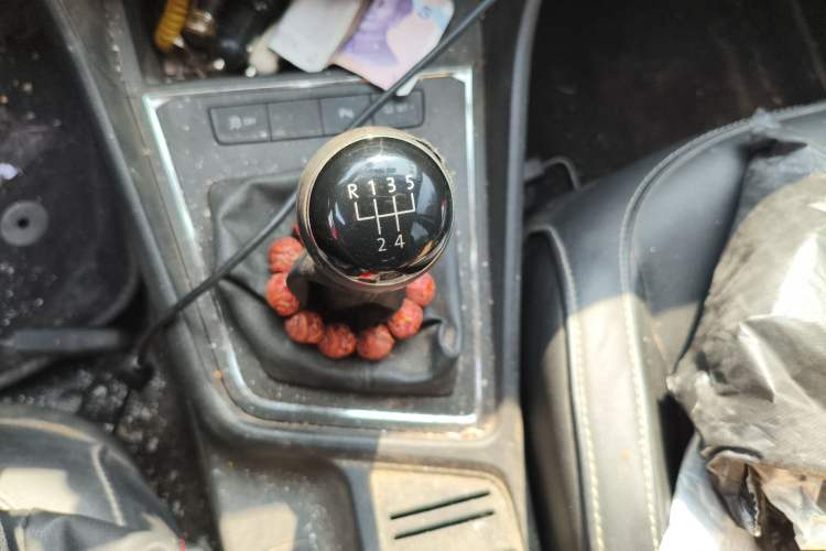 Used Volkswagen Lavida 2015 1.6L Manual Comfort Edition Gear Lever