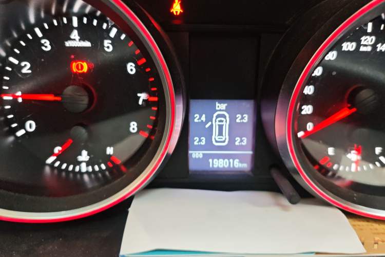 Used Haval H6 2015 Revised Version Sport Edition 1.5T Manual Transmission Two-Wheel Drive Elite Grade Odometer Close Up