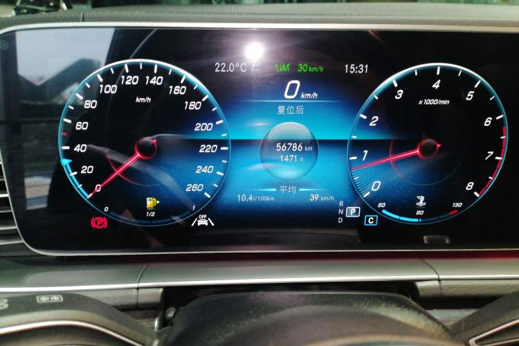 Used Mercedes-Benz GLE 2022 GLE 350 4MATIC Stylish Model Odometer Close Up