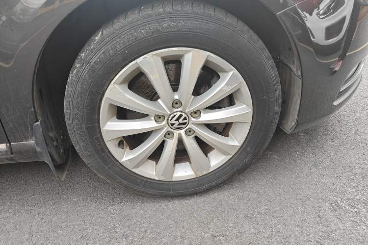 Used Volkswagen Magotan 2015 2.0 TSI Luxury Model
