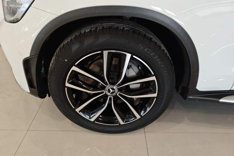 Used Mercedes-Benz GLC 2022 Refreshed GLC 300 L 4MATIC Dynamic Edition Exterior 4