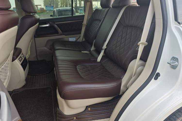 Used Toyota Land Cruiser 