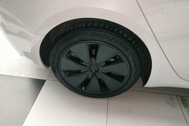 Used Tesla Model 3 2025 Model Revised Rear-Wheel-Drive Version Exterior 4