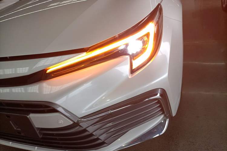 Used Toyota Levin 2023 Dual-Motor 2.0L Leading Edition Left Front Headlight