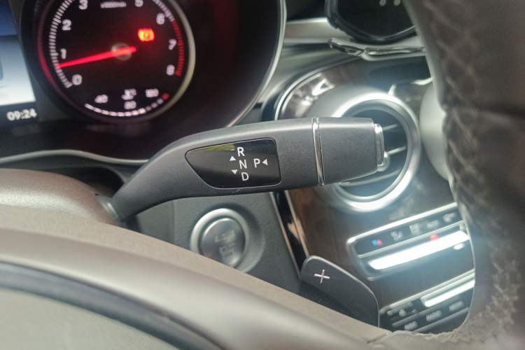 Used Mercedes-Benz GLC 2017 GLC 260 4MATIC Luxury Model Gear Lever