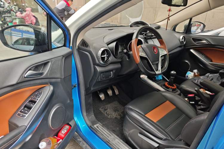 Used BYD Yuan 2016 1.5L Manual Luxury Model Driver Seat