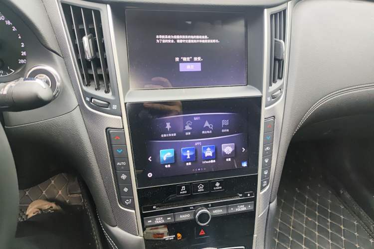 Used Infiniti Q50L 2018 2.0T Enjoyment Version China VI Standard Audio And AC Panel