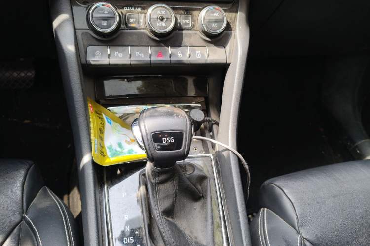 Used Skoda Kodiaq 2018 TSI380 7-Seater Four-Wheel-Drive Flagship Edition Gear Lever