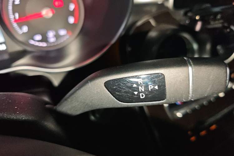 Used Mercedes-Benz GLC 2019 GLC 260 L 4MATIC Luxury Model Gear Lever