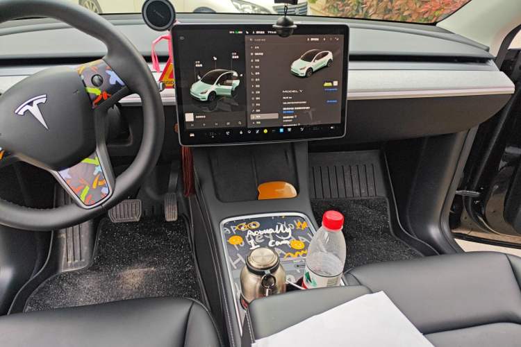 Used Tesla Model Y 2023 Rear-Wheel-Drive Version
