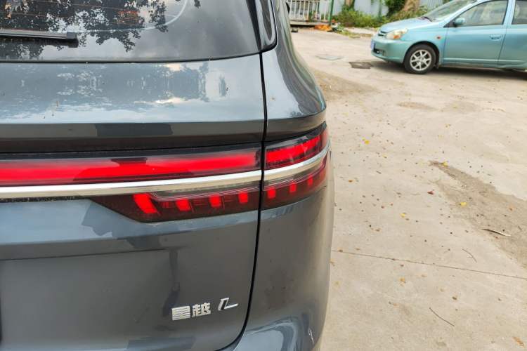 Used Geely Auto Monjaro L 2024 2.0TD High-Power Automatic Two-Wheel Drive Yunqi Version Right Rear Taillight