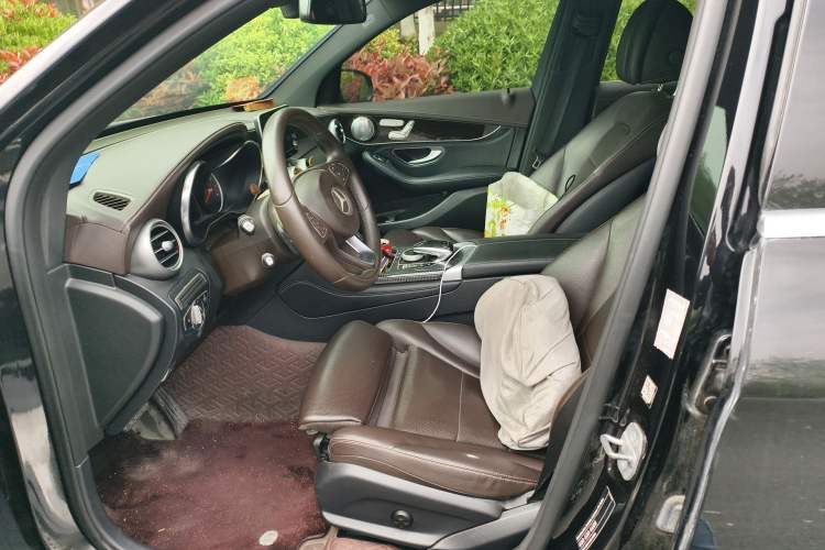 Used Mercedes-Benz GLC 2018 Facelifted GLC 260 4MATIC Dynamic Edition Left Front Seat