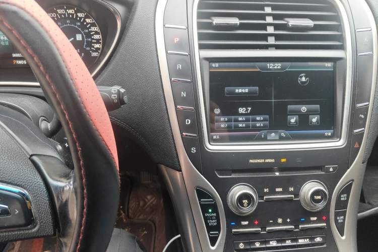 Used Lincoln MKX 2015 2.0T Two-Wheel Drive Deluxe Edition
