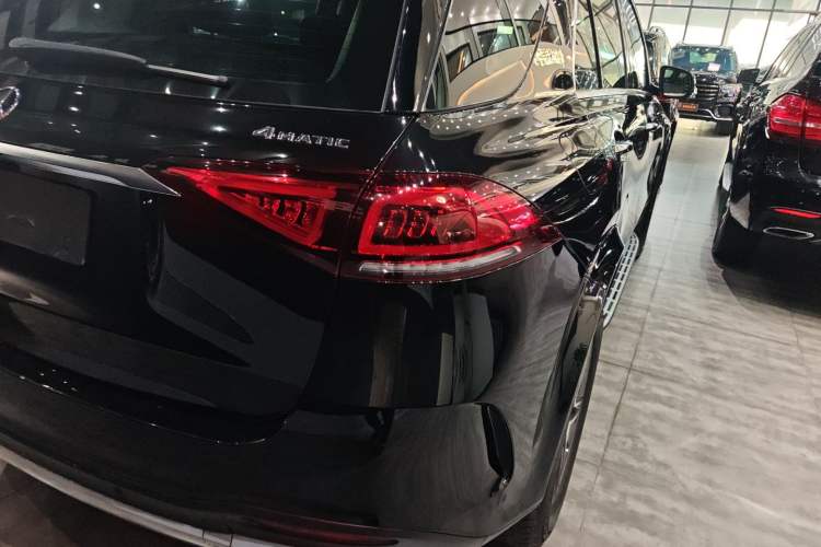 Used Mercedes-Benz GLE 2021 GLE 450 4MATIC Luxury Model Right Rear Taillight