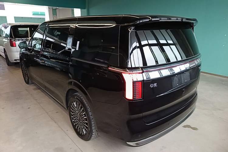 Used Zeekr 009 2024 7-Seater Walk-Through Version Four-Wheel Drive 108 kWh
