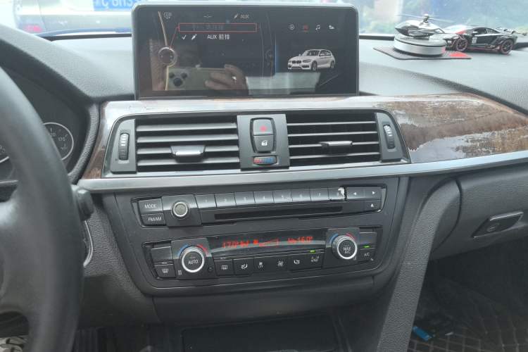 Used BMW 3 Series 2014 320Li Fashion Model Audio And AC Panel