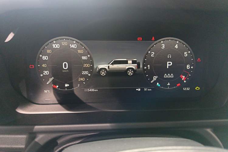 Used Land Rover Defender 2025 110 3.0T P400 – Dynamic HSE Instrument Cluster