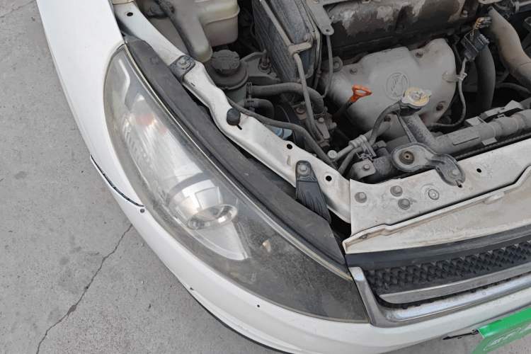 Used JAC Group Refine M2 2013 1.8L Manual Luxury 5-Seater
