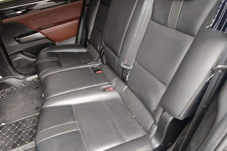 Used GAC Trumpchi GS8 2017 320T Two-Wheel Drive Luxury Smart Connectivity Version (7 Seats)
