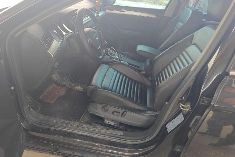 Used Volkswagen Magotan 2019 330TSI DSG Leading Edition China V Standard
