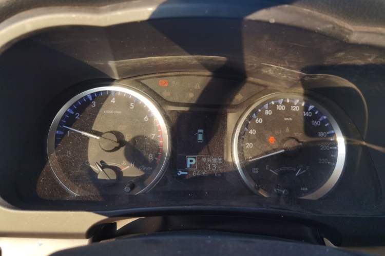 Used Toyota Highlander 2018 2.0T Two-Wheel Drive Elite Edition 7 Seats Emission Standard China V Instrument Cluster