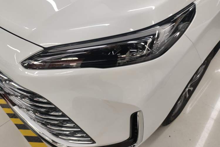 Used Buick GL8 2025 Model Land Cruiser Business Class Comfort DG Edition
