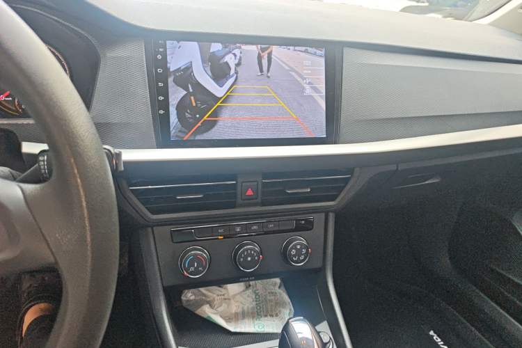 Used Volkswagen Lavida 2018 1.5L Automatic Fashion Edition China V Standard Audio And AC Panel