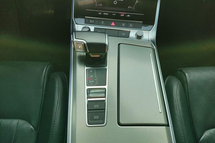 Used Audi A6L 2022 40 TFSI Luxury Prestige Edition Gear Lever