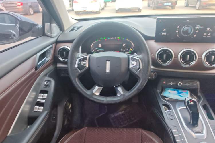 Used Wey VV6 2020 2.0T Two-Wheel Drive Smart Protection+